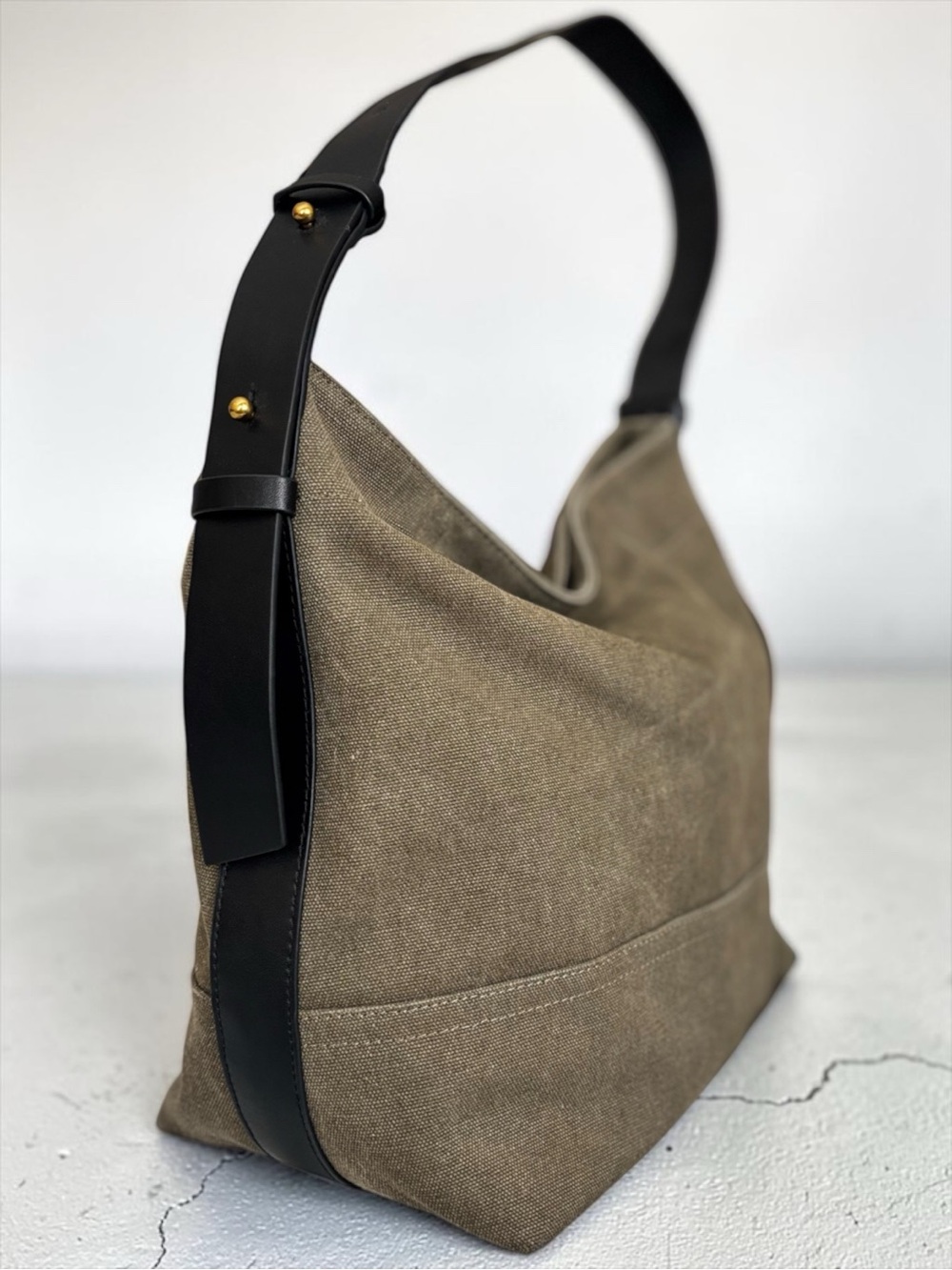 RAG & BONE Clinton Canvas Bucket Bag in Forest with Black Leather Trim - Picture 4 of 12